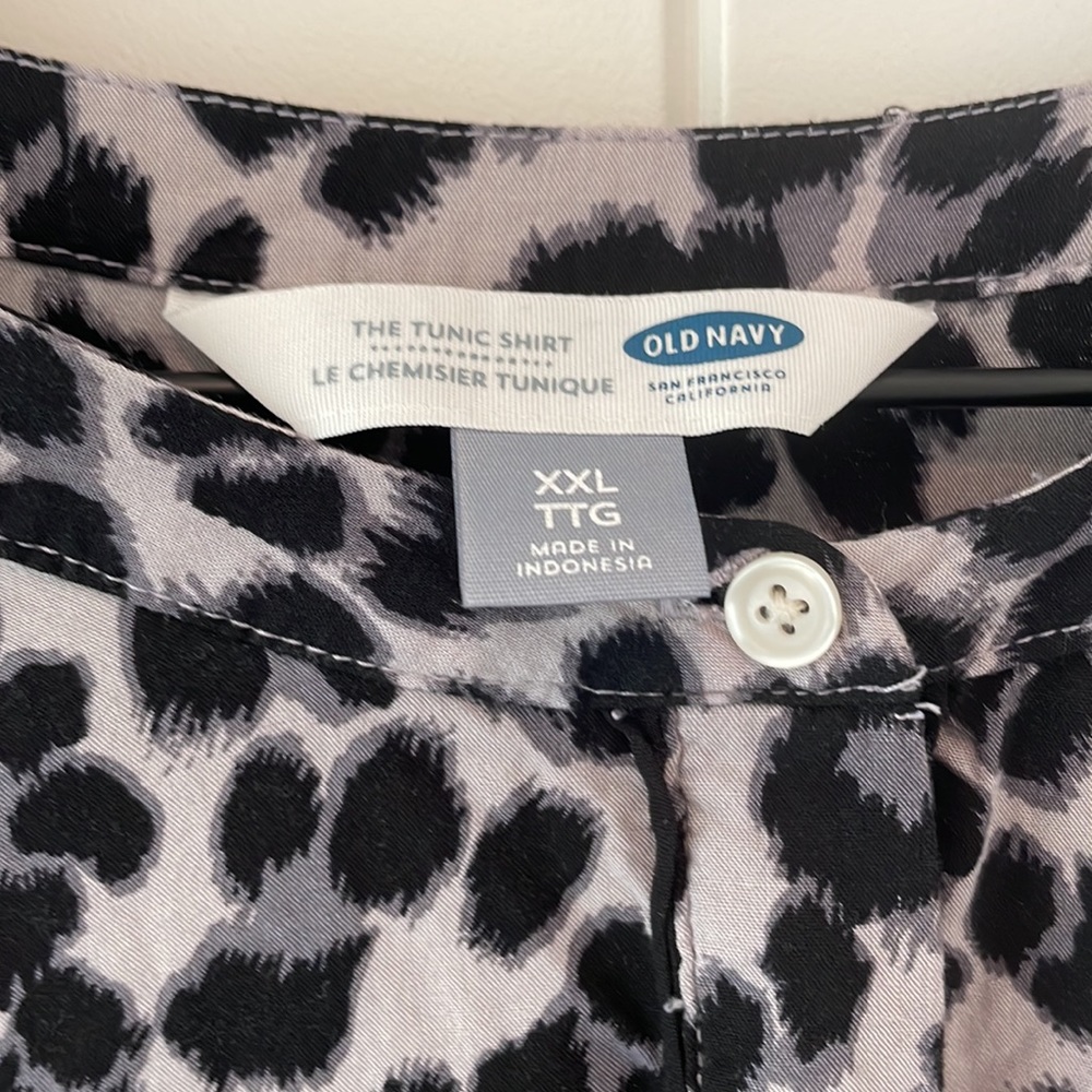 Old Navy Tunic Blouse - Picture 2 of 4